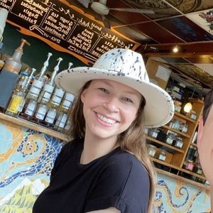 Meet your Posher, Maris